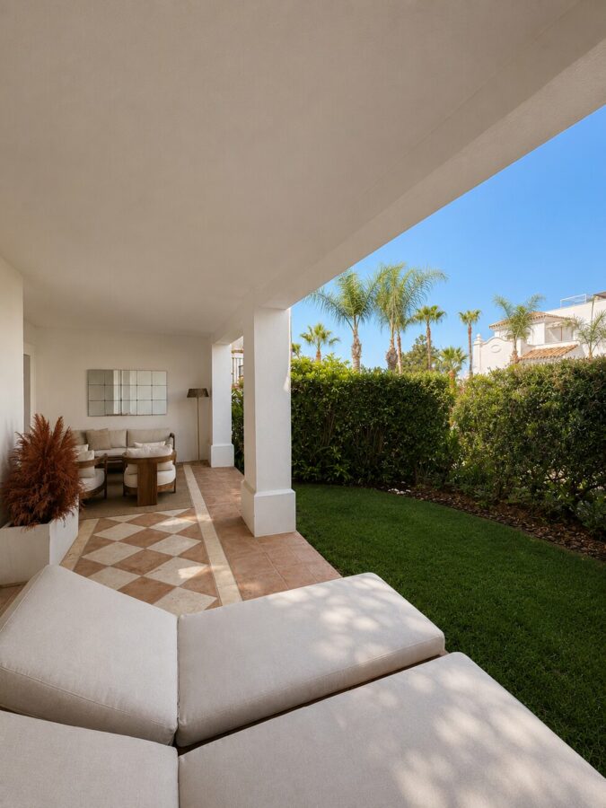 FOR SALE 🏡 Single-Level Ground Floor Apartment with Private Terrace and Garden Access – Sierra Blanca, Marbella Golden Mile 🇪🇸