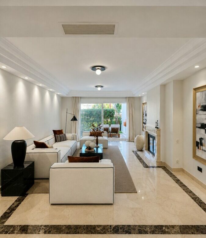 FOR SALE 🏡 Single-Level Ground Floor Apartment with Private Terrace and Garden Access – Sierra Blanca, Marbella Golden Mile 🇪🇸