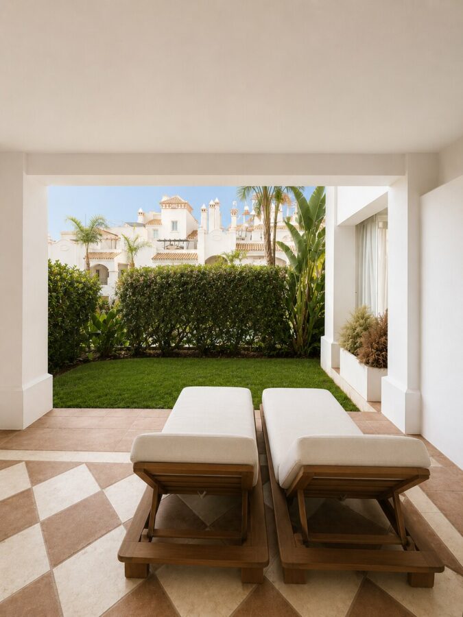 FOR SALE 🏡 Single-Level Ground Floor Apartment with Private Terrace and Garden Access – Sierra Blanca, Marbella Golden Mile 🇪🇸