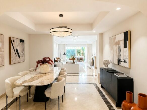 FOR SALE 🏡 Single-Level Ground Floor Apartment with Private Terrace and Garden Access – Sierra Blanca, Marbella Golden Mile 🇪🇸