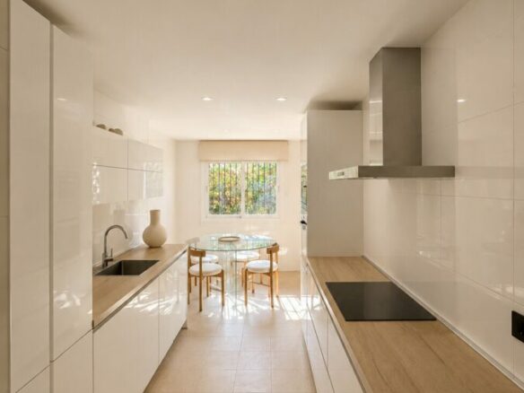 FOR SALE 🏡 Single-Level Ground Floor Apartment with Private Terrace and Garden Access – Sierra Blanca, Marbella Golden Mile 🇪🇸