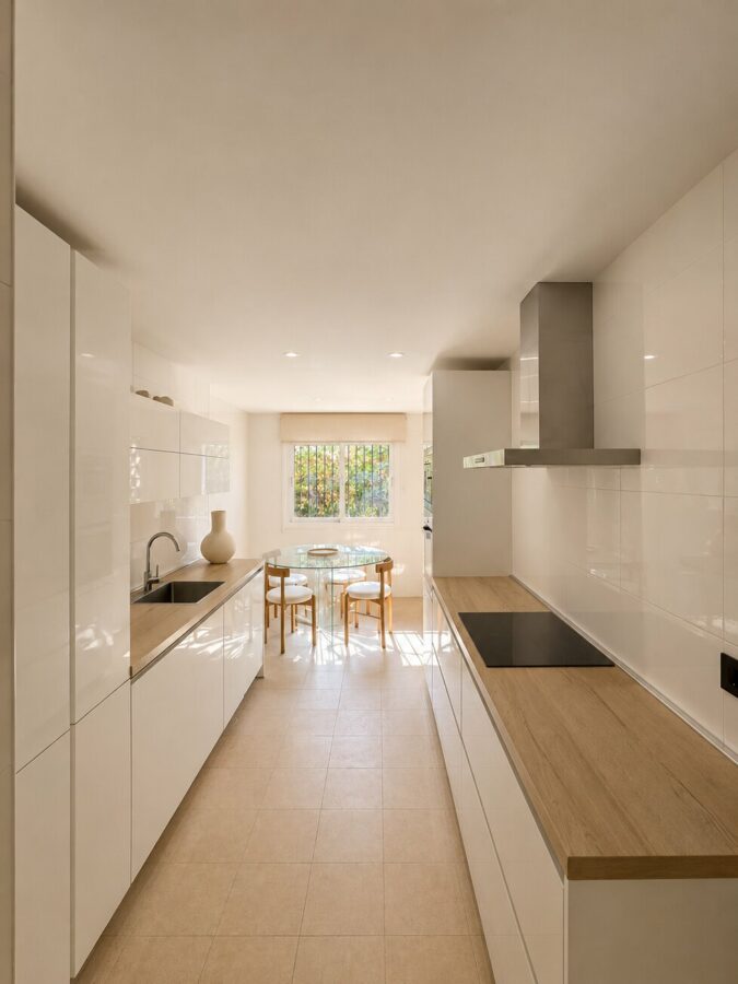 FOR SALE 🏡 Single-Level Ground Floor Apartment with Private Terrace and Garden Access – Sierra Blanca, Marbella Golden Mile 🇪🇸