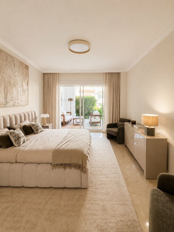 FOR SALE 🏡 Single-Level Ground Floor Apartment with Private Terrace and Garden Access – Sierra Blanca, Marbella Golden Mile 🇪🇸