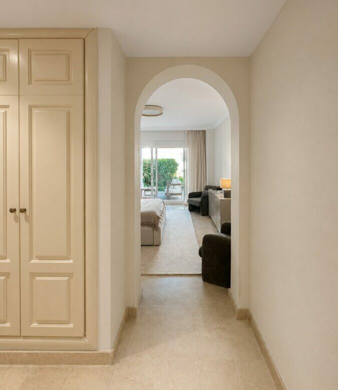 FOR SALE 🏡 Single-Level Ground Floor Apartment with Private Terrace and Garden Access – Sierra Blanca, Marbella Golden Mile 🇪🇸