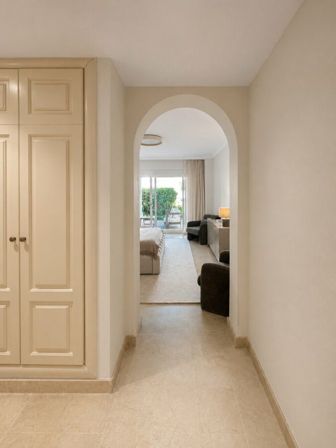 FOR SALE 🏡 Single-Level Ground Floor Apartment with Private Terrace and Garden Access – Sierra Blanca, Marbella Golden Mile 🇪🇸