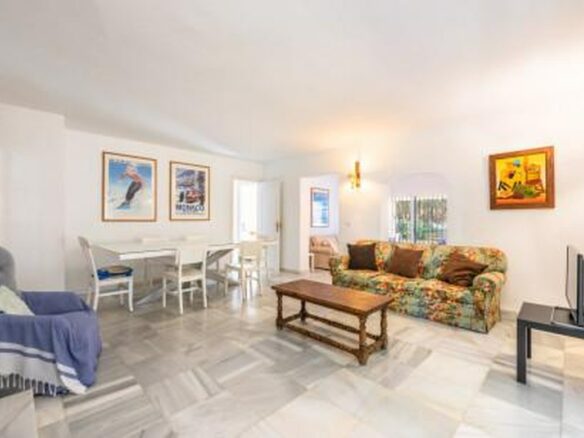 FOR SALE 🏡 Beachside Villa to Renovate 300 m from the Sand and the Marina – Artola, Marbella East 🇪🇸