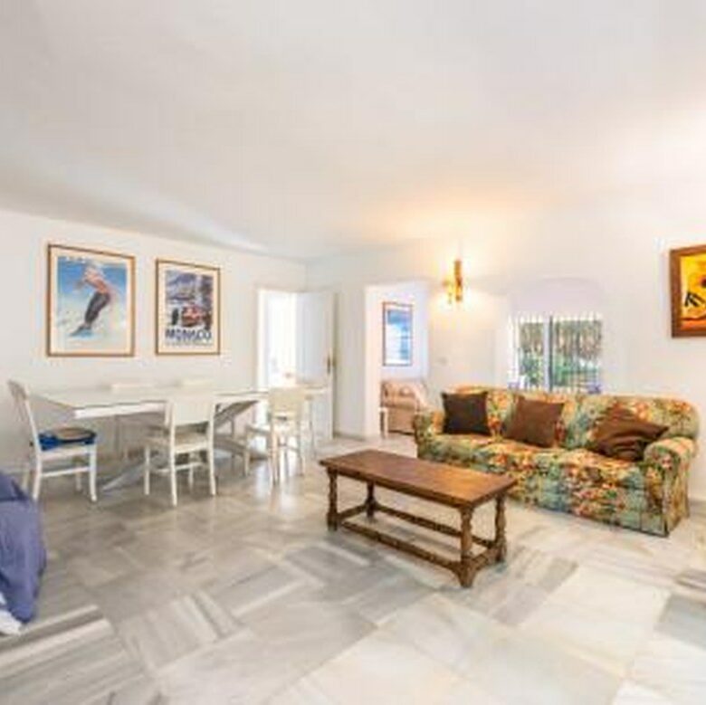 FOR SALE 🏡 Beachside Villa to Renovate 300 m from the Sand and the Marina – Artola, Marbella East 🇪🇸