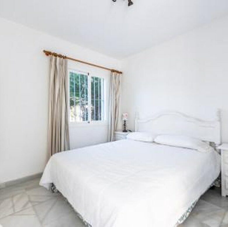 FOR SALE 🏡 Beachside Villa to Renovate 300 m from the Sand and the Marina – Artola, Marbella East 🇪🇸