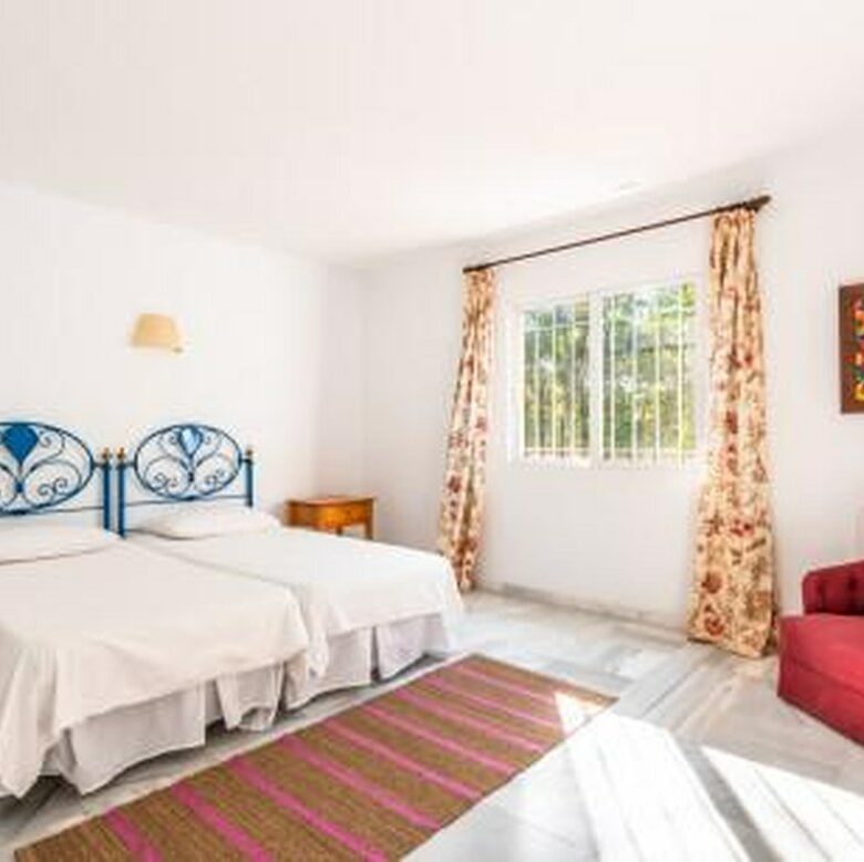 FOR SALE 🏡 Beachside Villa to Renovate 300 m from the Sand and the Marina – Artola, Marbella East 🇪🇸