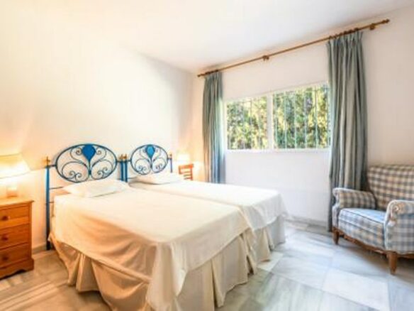 FOR SALE 🏡 Beachside Villa to Renovate 300 m from the Sand and the Marina – Artola, Marbella East 🇪🇸