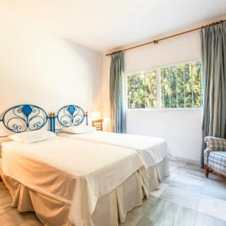 FOR SALE 🏡 Beachside Villa to Renovate 300 m from the Sand and the Marina – Artola, Marbella East 🇪🇸