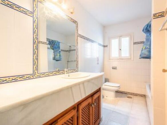 FOR SALE 🏡 Beachside Villa to Renovate 300 m from the Sand and the Marina – Artola, Marbella East 🇪🇸
