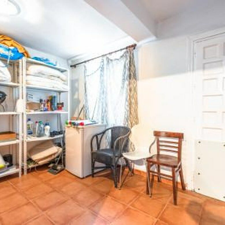 FOR SALE 🏡 Beachside Villa to Renovate 300 m from the Sand and the Marina – Artola, Marbella East 🇪🇸