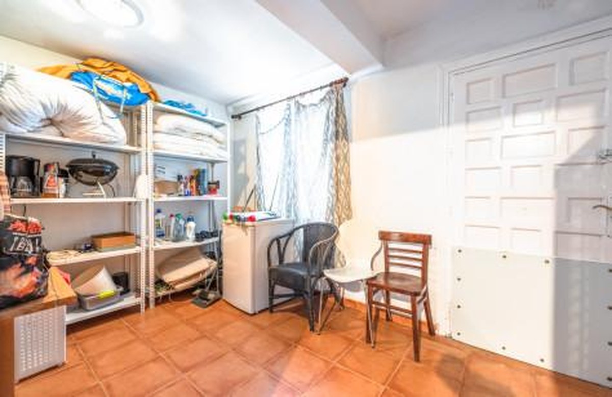 FOR SALE 🏡 Beachside Villa to Renovate 300 m from the Sand and the Marina – Artola, Marbella East 🇪🇸