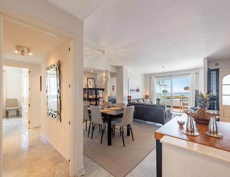 FOR SALE 🏡 Beachfront Apartment with Sea Views and Covered Terrace on the Promenade – San Pedro de Alcántara, Marbella 🇪🇸