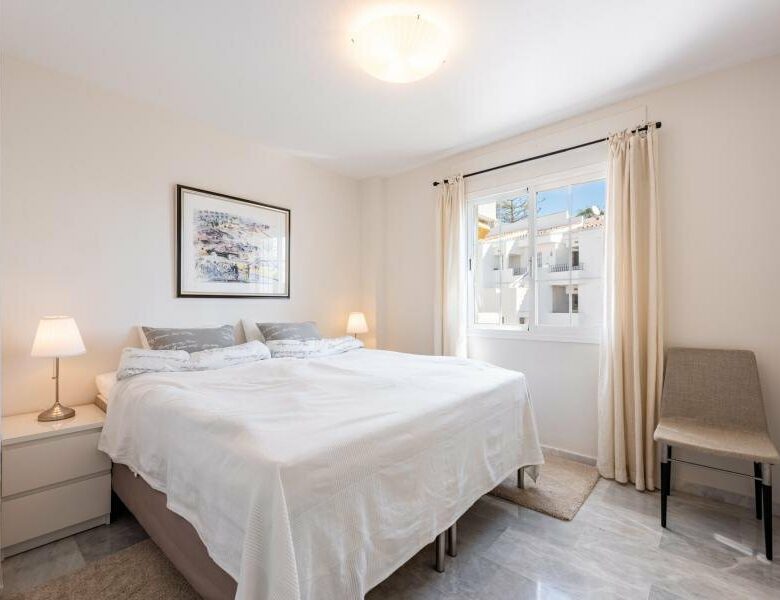 FOR SALE 🏡 Beachfront Apartment with Sea Views and Covered Terrace on the Promenade – San Pedro de Alcántara, Marbella 🇪🇸
