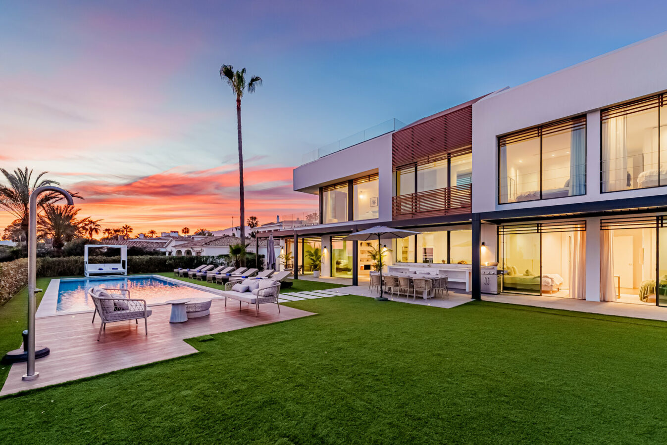 beachfront-villa-el-saladillo-new-golden-mile-estepona-01 FOR SALE π‘ Beachfront Five-Bedroom Villa with Rooftop Jacuzzi and Indoor Spa β El Saladillo, New Golden Mile, Estepona πͺπΈ
