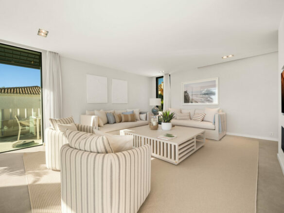 FOR SALE 🏡 Beachfront Five-Bedroom Villa with Rooftop Jacuzzi and Indoor Spa – El Saladillo, New Golden Mile, Estepona 🇪🇸