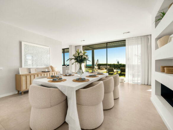 FOR SALE 🏡 Beachfront Five-Bedroom Villa with Rooftop Jacuzzi and Indoor Spa – El Saladillo, New Golden Mile, Estepona 🇪🇸