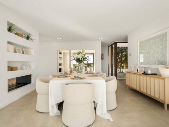 FOR SALE 🏡 Beachfront Five-Bedroom Villa with Rooftop Jacuzzi and Indoor Spa – El Saladillo, New Golden Mile, Estepona 🇪🇸