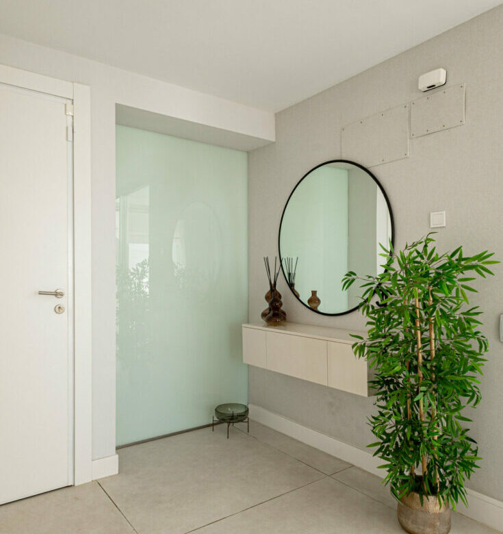 FOR SALE 🏡 Frontline Beach Villa with Infinity Pool in a Gated Complex – Playa Seghers, Estepona 🇪🇸