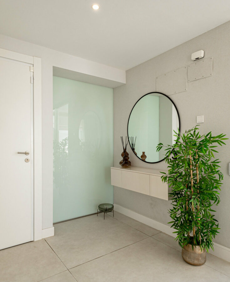 FOR SALE 🏡 Frontline Beach Villa with Infinity Pool in a Gated Complex – Playa Seghers, Estepona 🇪🇸