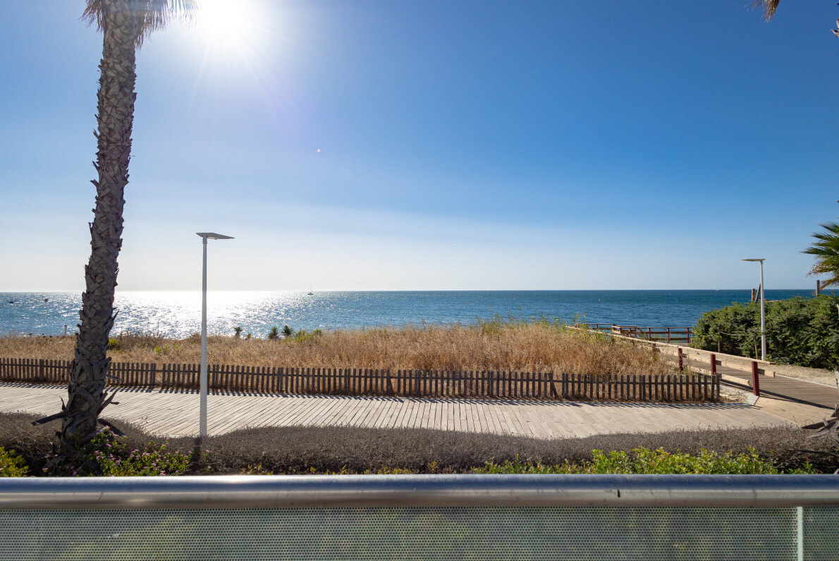 FOR SALE 🏡 Frontline Beach Villa with Infinity Pool in a Gated Complex – Playa Seghers, Estepona 🇪🇸