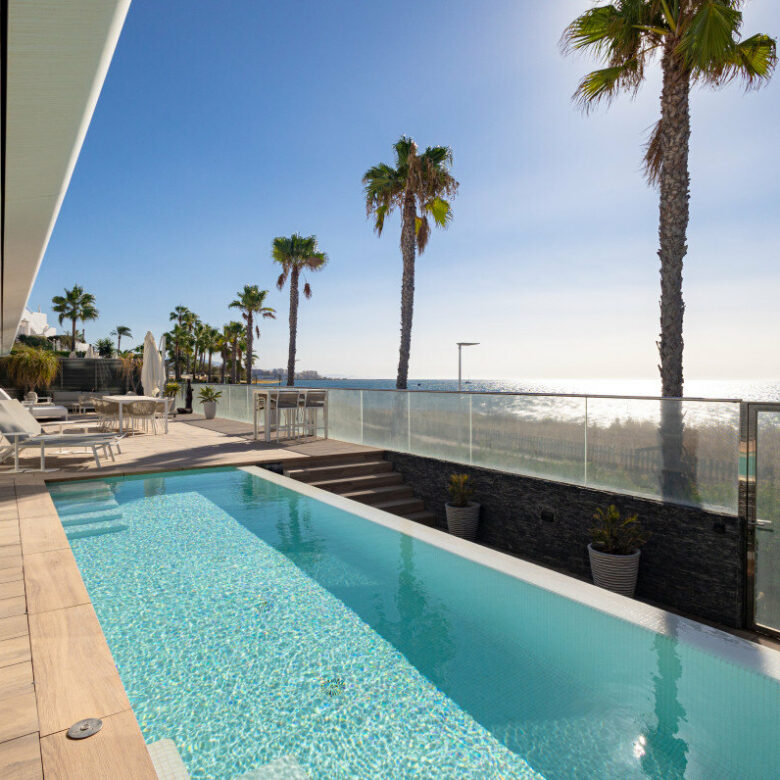 FOR SALE 🏡 Frontline Beach Villa with Infinity Pool in a Gated Complex – Playa Seghers, Estepona 🇪🇸