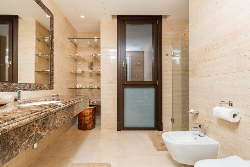 FOR SALE 🏡 Seven-Suite Beachside Villa with Lift and Smart Home on a 2,042 m² Plot – Guadalmina Baja, San Pedro 🇪🇸