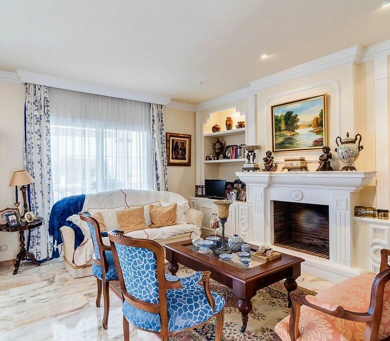 Central villa to renovate with sea views in La Patera, Marbella