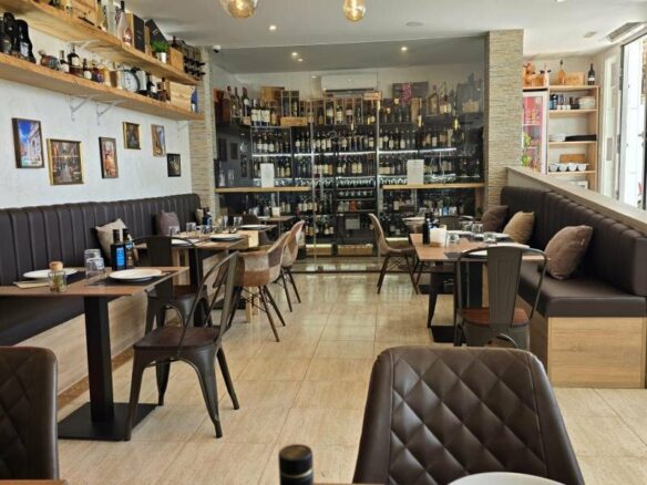 FOR SALE 🏡 Beachfront Restaurant Premises with Valid Licence, Fully Equipped – Marbella Centro, Marbella 🇪🇸