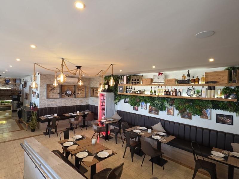 FOR SALE 🏡 Beachfront Restaurant Premises with Valid Licence, Fully Equipped – Marbella Centro, Marbella 🇪🇸