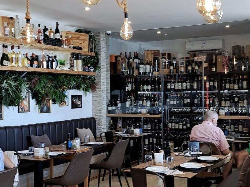 FOR SALE 🏡 Beachfront Restaurant Premises with Valid Licence, Fully Equipped – Marbella Centro, Marbella 🇪🇸