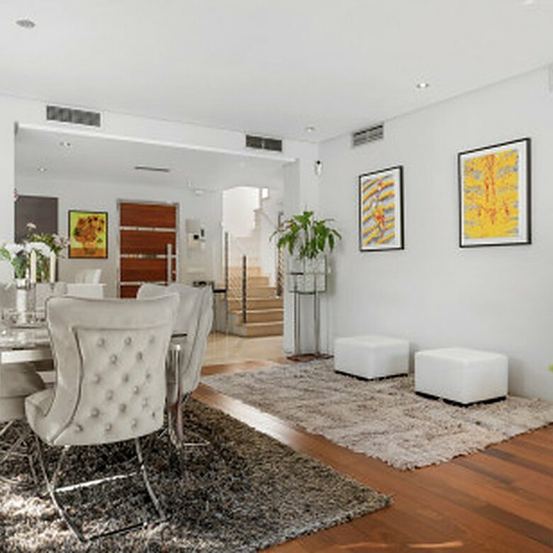 FOR SALE 🏡 Contemporary Villa with Gym, Sauna and Cinema, Walking Distance to Puerto Banús – Nueva Andalucía, Marbella 🇪🇸