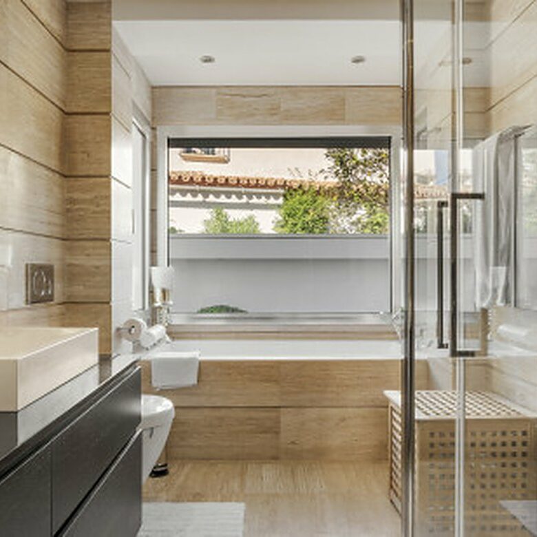 FOR SALE 🏡 Contemporary Villa with Gym, Sauna and Cinema, Walking Distance to Puerto Banús – Nueva Andalucía, Marbella 🇪🇸