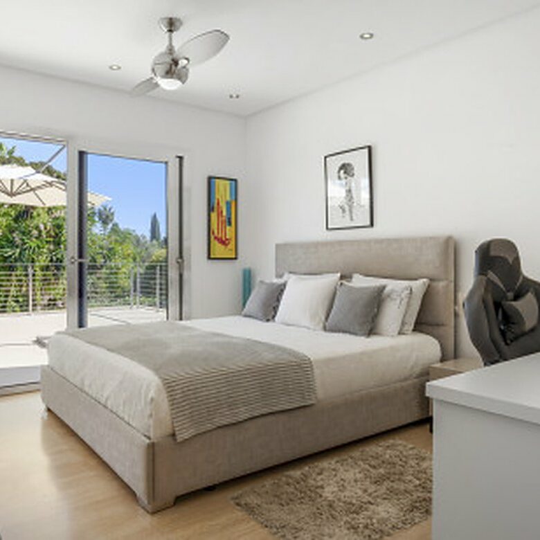 FOR SALE 🏡 Contemporary Villa with Gym, Sauna and Cinema, Walking Distance to Puerto Banús – Nueva Andalucía, Marbella 🇪🇸