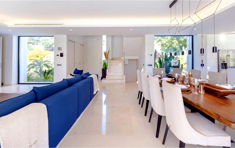 FOR SALE 🏡 Brand-New Six-Bedroom Contemporary Villa with Heated Pool in a Gated Community – Nueva Andalucía, Marbella 🇪🇸