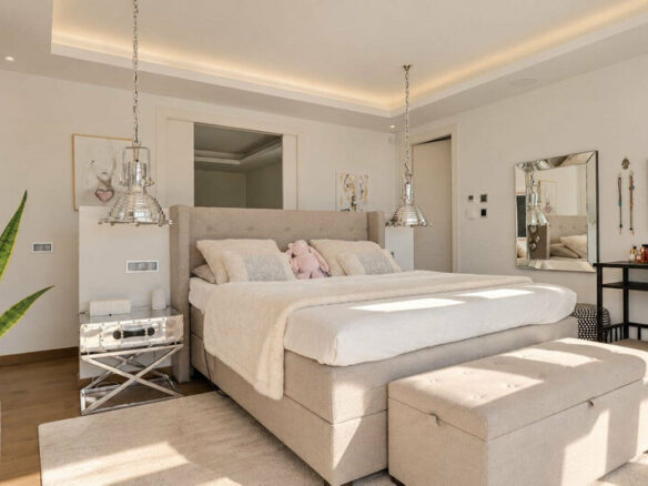 FOR SALE 🏡 Brand-New Six-Bedroom Contemporary Villa with Heated Pool in a Gated Community – Nueva Andalucía, Marbella 🇪🇸