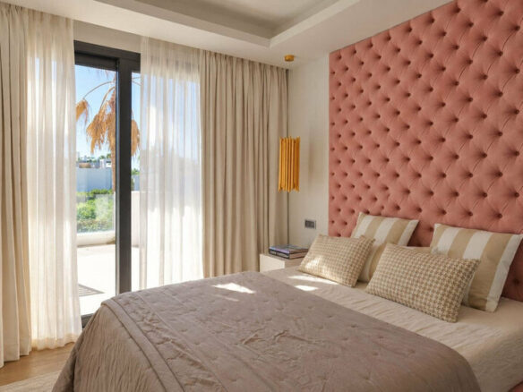FOR SALE 🏡 Brand-New Six-Bedroom Contemporary Villa with Heated Pool in a Gated Community – Nueva Andalucía, Marbella 🇪🇸