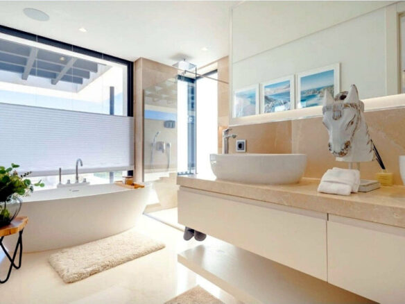 FOR SALE 🏡 Brand-New Six-Bedroom Contemporary Villa with Heated Pool in a Gated Community – Nueva Andalucía, Marbella 🇪🇸