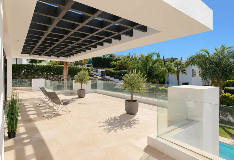 FOR SALE 🏡 Brand-New Six-Bedroom Contemporary Villa with Heated Pool in a Gated Community – Nueva Andalucía, Marbella 🇪🇸