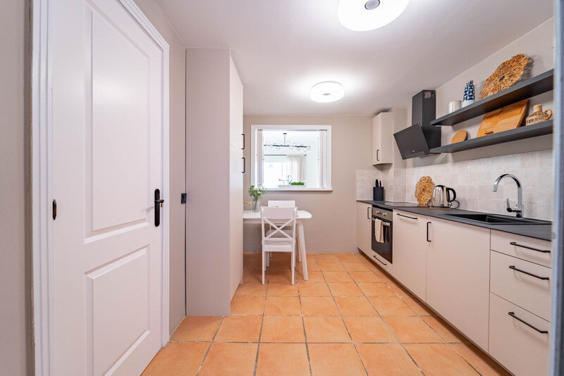 FOR SALE 🏡 Three-Bedroom Corner Apartment with Tourist Licence, Five Minutes from the Beach – New Golden Mile, Estepona 🇪🇸