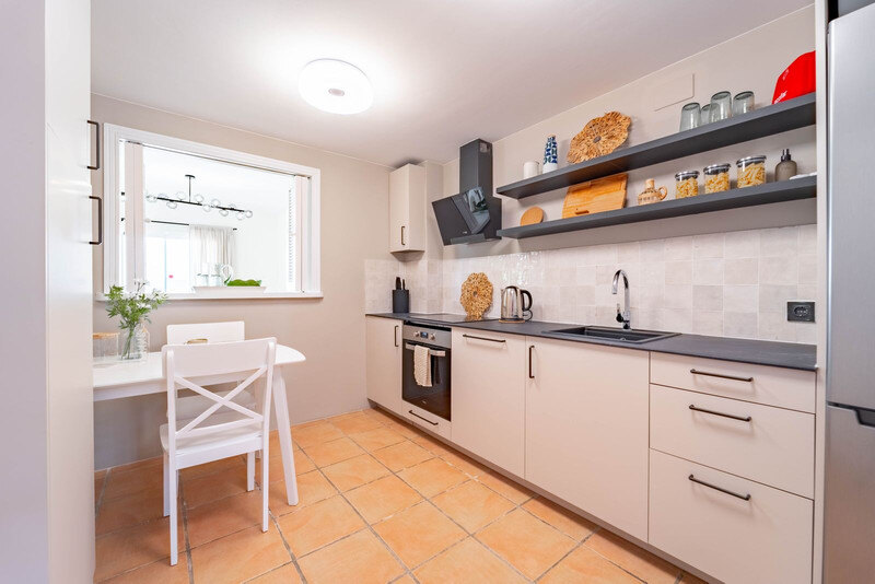 FOR SALE 🏡 Three-Bedroom Corner Apartment with Tourist Licence, Five Minutes from the Beach – New Golden Mile, Estepona 🇪🇸