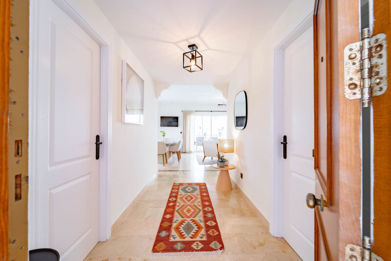 FOR SALE 🏡 Three-Bedroom Corner Apartment with Tourist Licence, Five Minutes from the Beach – New Golden Mile, Estepona 🇪🇸