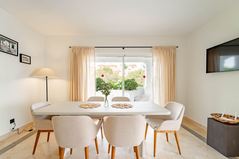 FOR SALE 🏡 Three-Bedroom Corner Apartment with Tourist Licence, Five Minutes from the Beach – New Golden Mile, Estepona 🇪🇸