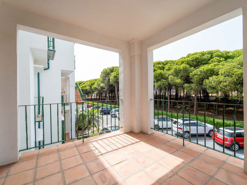FOR SALE 🏡 Three-Bedroom Corner Apartment with Tourist Licence, Five Minutes from the Beach – New Golden Mile, Estepona 🇪🇸