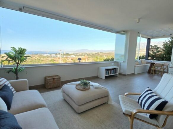 FOR SALE 🏡 Renovated Corner Townhouse with Panoramic Sea and Golf Views – Santa Clara, Marbella East 🇪🇸