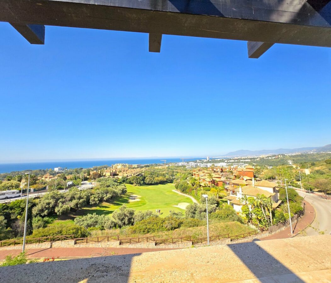 FOR SALE 🏡 Renovated Corner Townhouse with Panoramic Sea and Golf Views – Santa Clara, Marbella East 🇪🇸