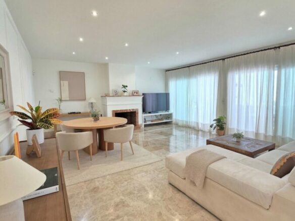 FOR SALE 🏡 Renovated Corner Townhouse with Panoramic Sea and Golf Views – Santa Clara, Marbella East 🇪🇸