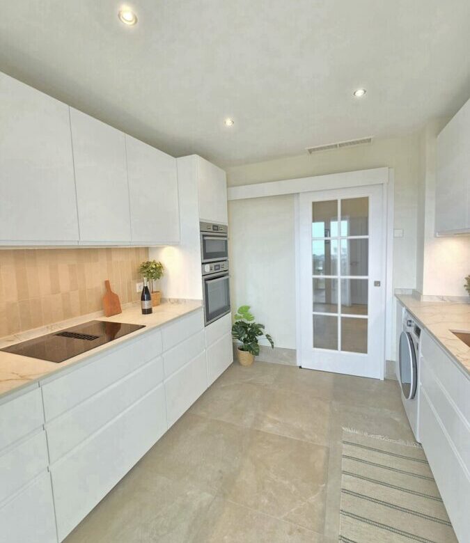 FOR SALE 🏡 Renovated Corner Townhouse with Panoramic Sea and Golf Views – Santa Clara, Marbella East 🇪🇸